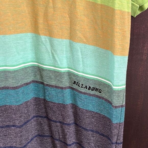 Billabong Striped V-Neck Tee Shirt Size XL - Picture 4 of 6